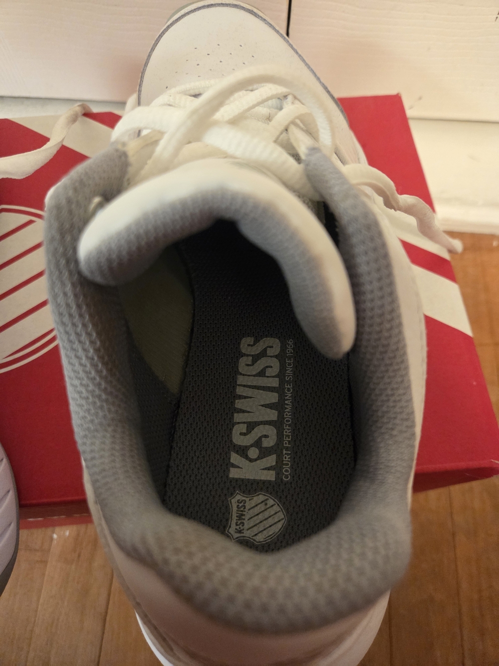 K-Swiss Women's Size 7.5 White and Gray Athletic Sneakers - Picture 3 of 8